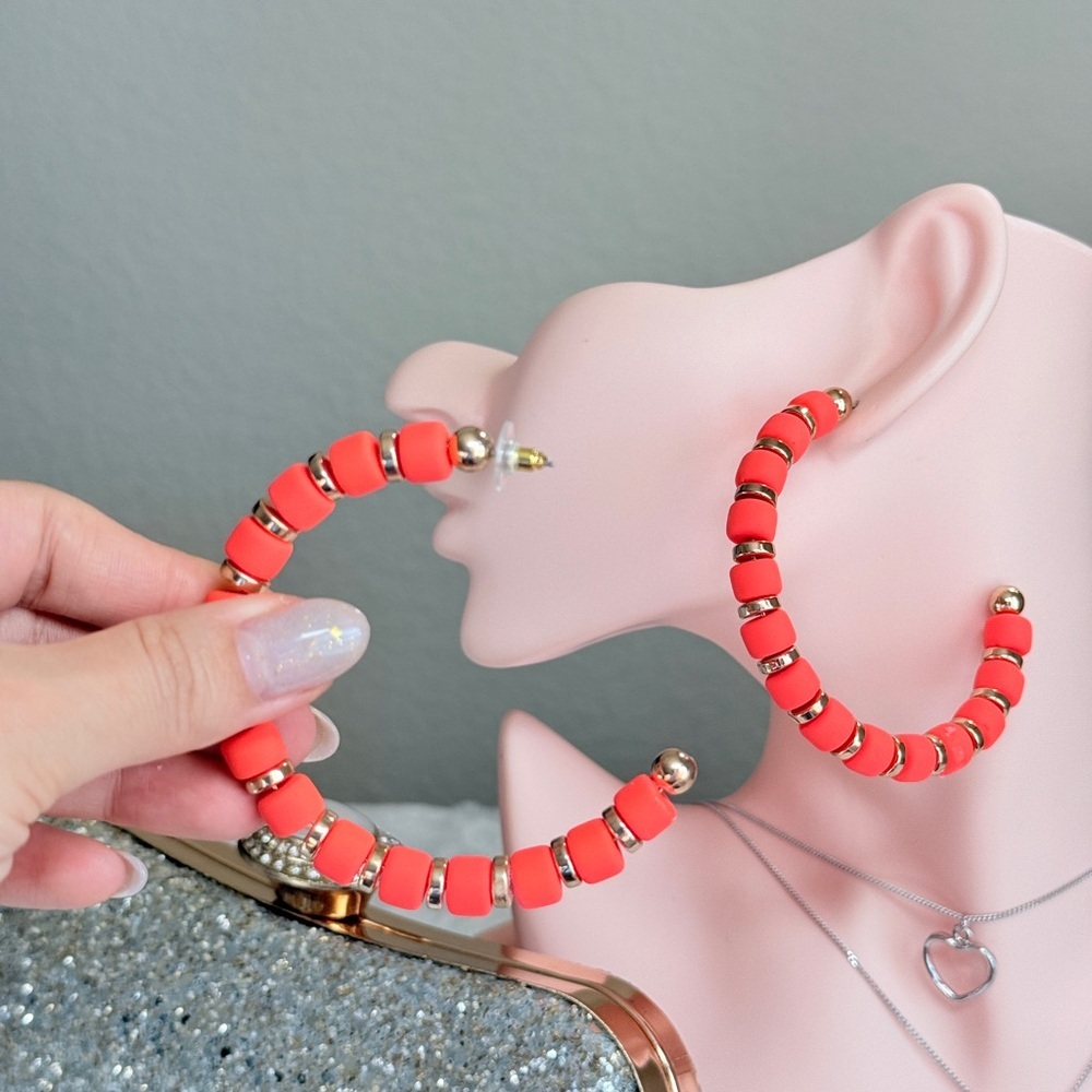 ⚜️ Elegant Coral Hoop Earrings - Picture 6 of 9